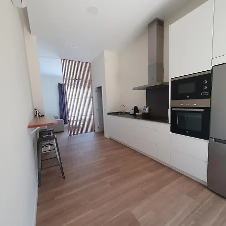 - Bedroom, Bathroom & Kitchen Apartamento